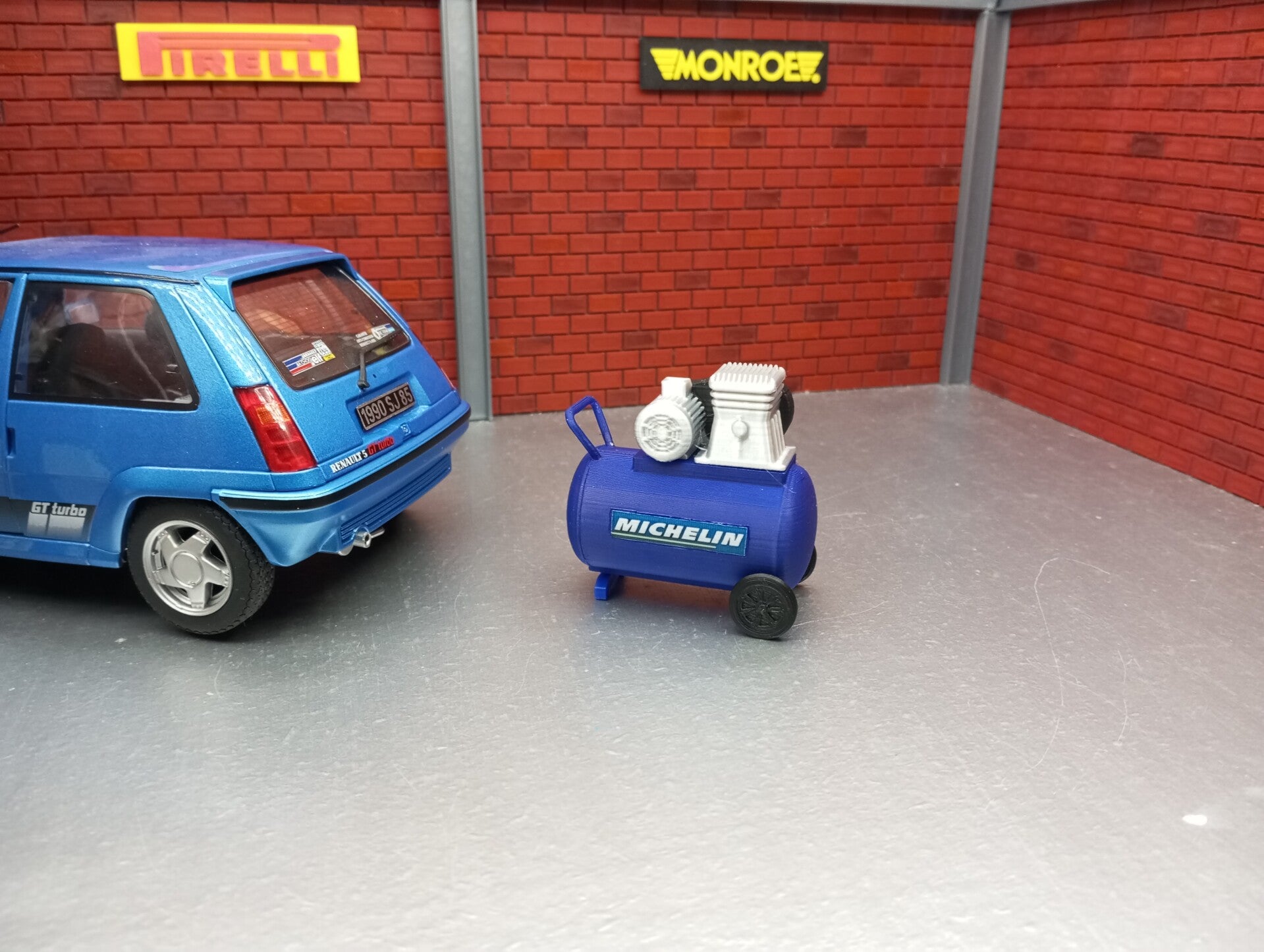 Compresseur pour diorama1/18.