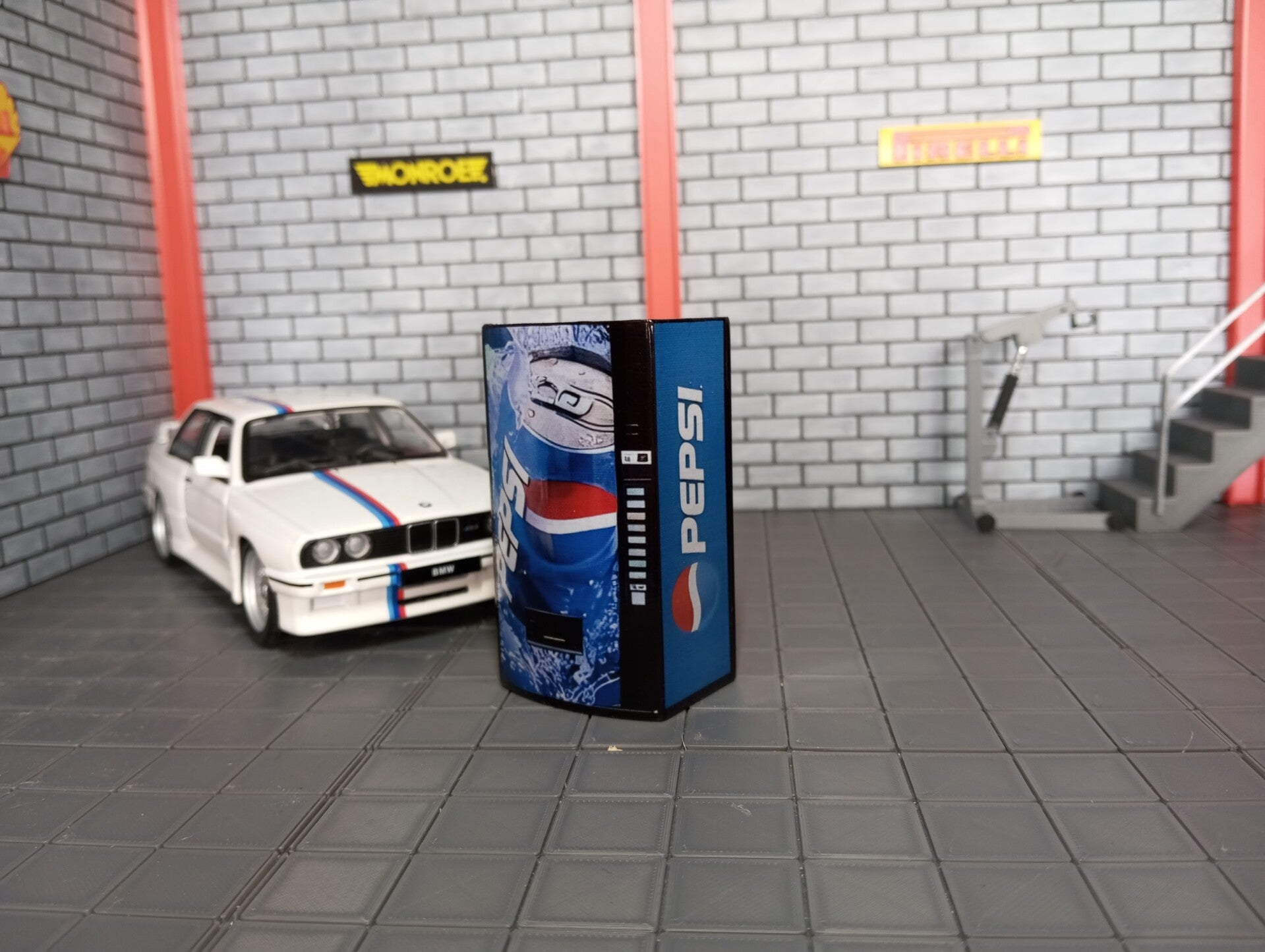 distributeur a boissons pour diorama 1/24 .