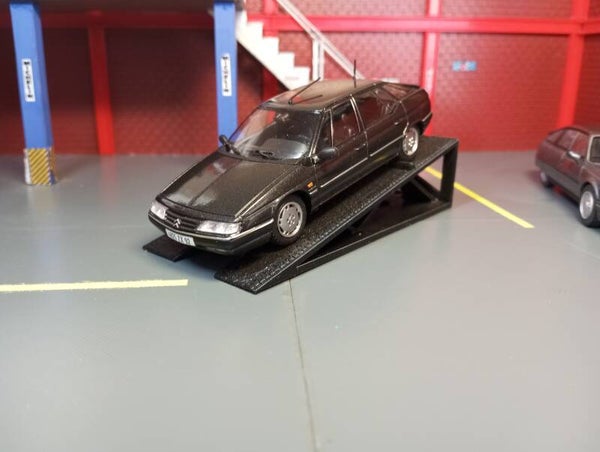 presentoir pour diorama 1/43 .
