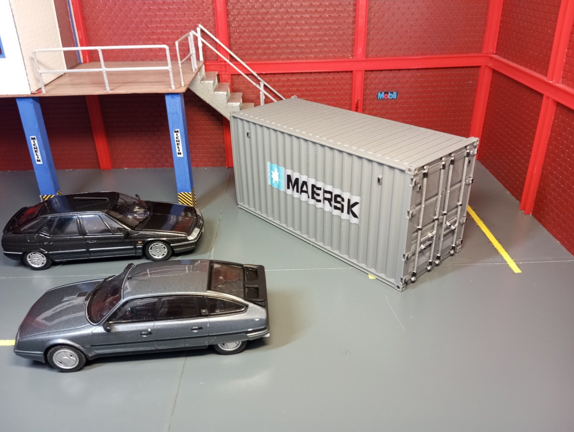 container pour diorama 1/43.