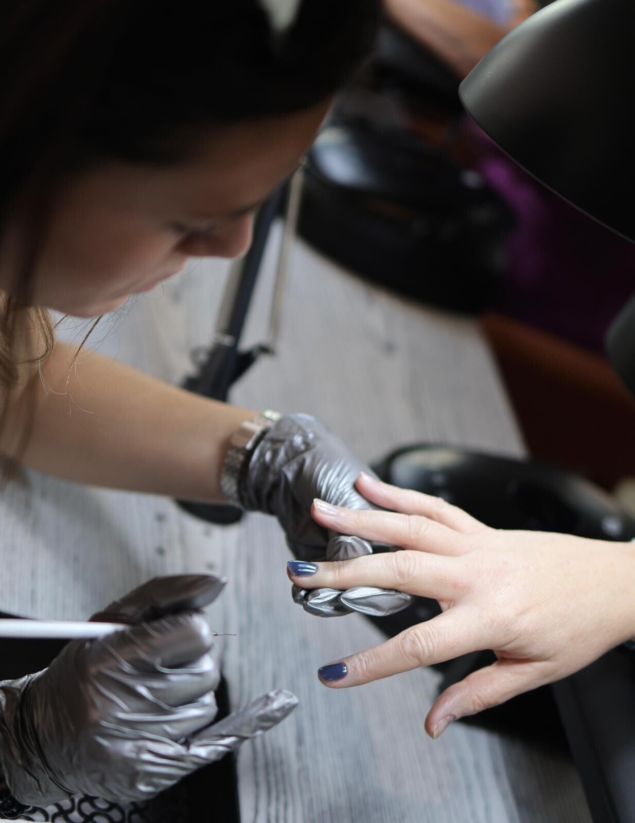 Marie aan het werk, Navy nagels BIAP