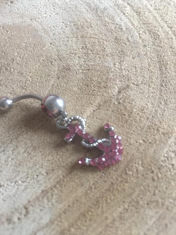 Navel piercing anker