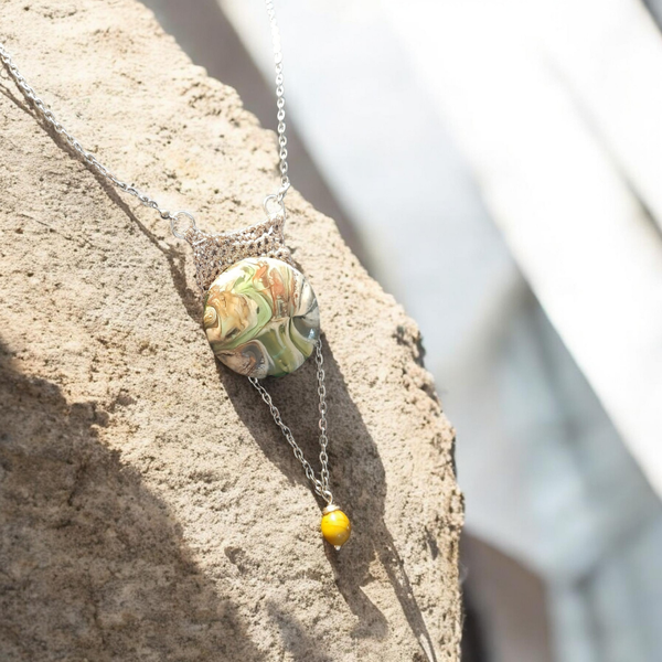 Collier verre et fil
