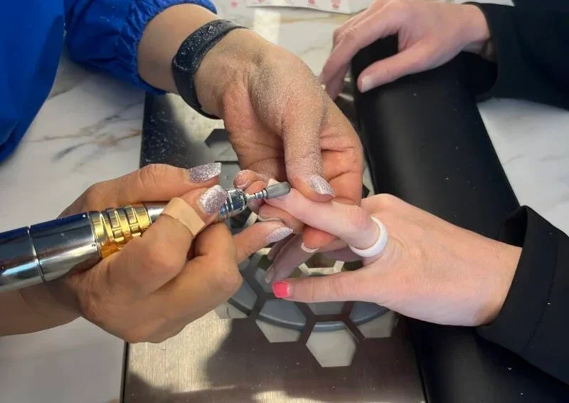 Maniküre/Manicure Arbeit in Bern