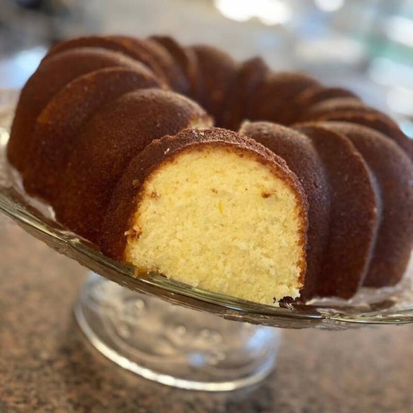 BUTTERY HOMEMADE LEMON POUND CAKE