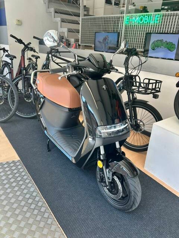Segway E150S glanszwart NIEUW !!!