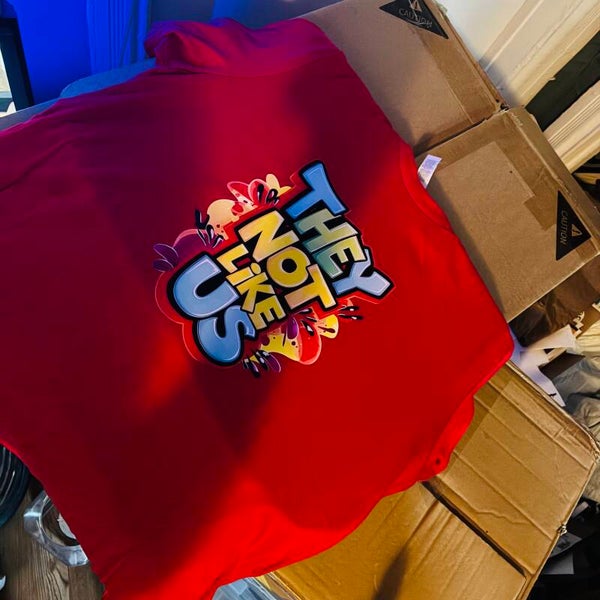 Medium/Red Tee Shirt