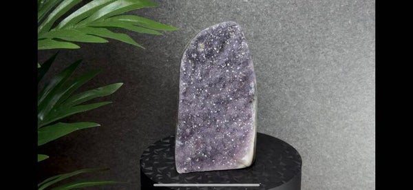 Amethist op Standvlak – 830 gram