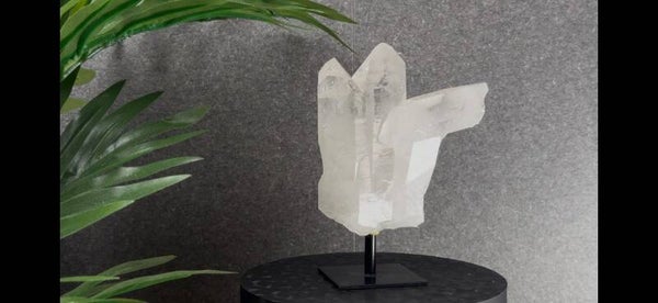Bergkristal Cluster op Standaard – 424 gram | 13 cm