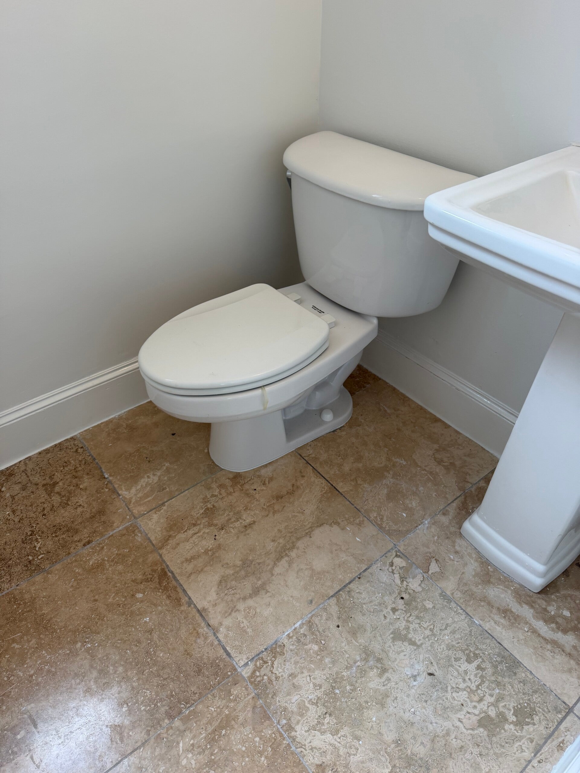 Licensed plumber providing plumbing service in Texas