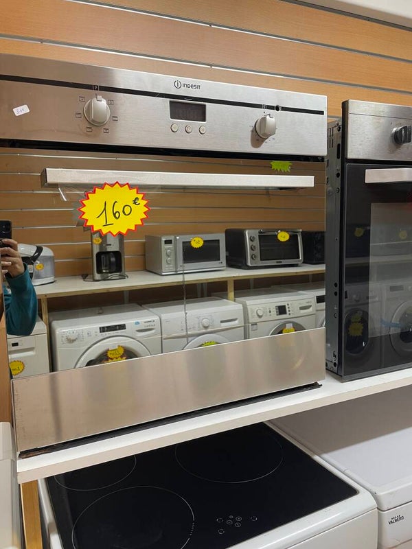 Four encastrable indesit