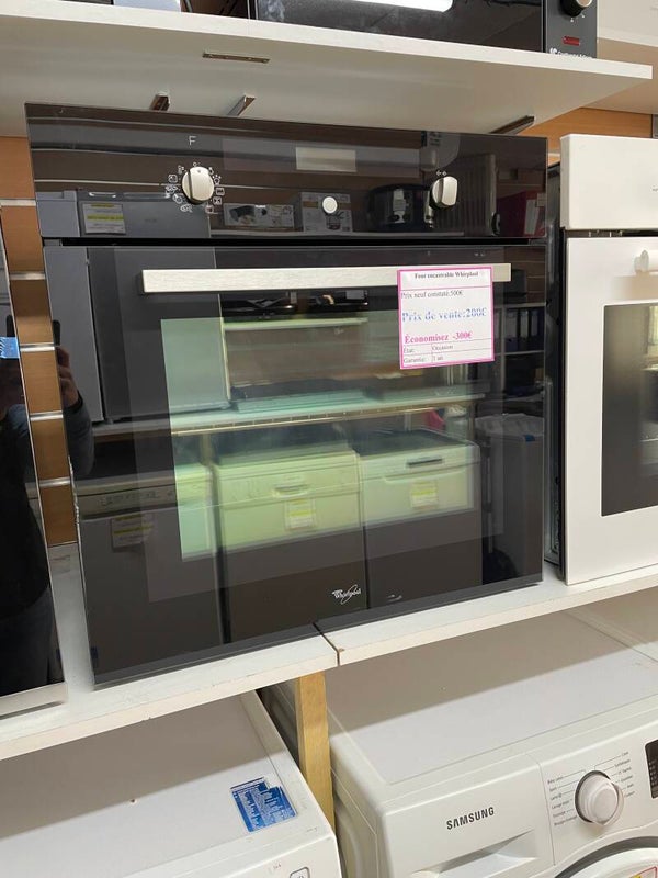 Four encastrable Whirlpool