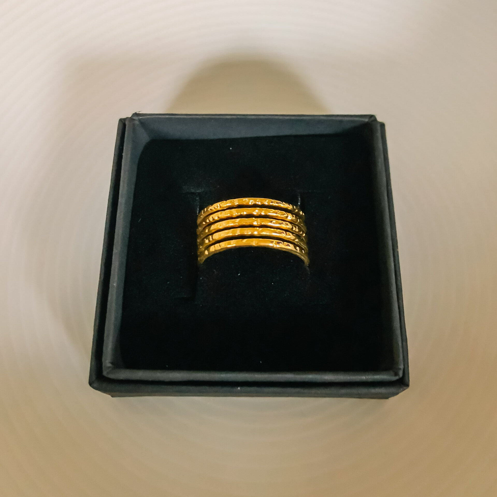 Amazone Gold ring
