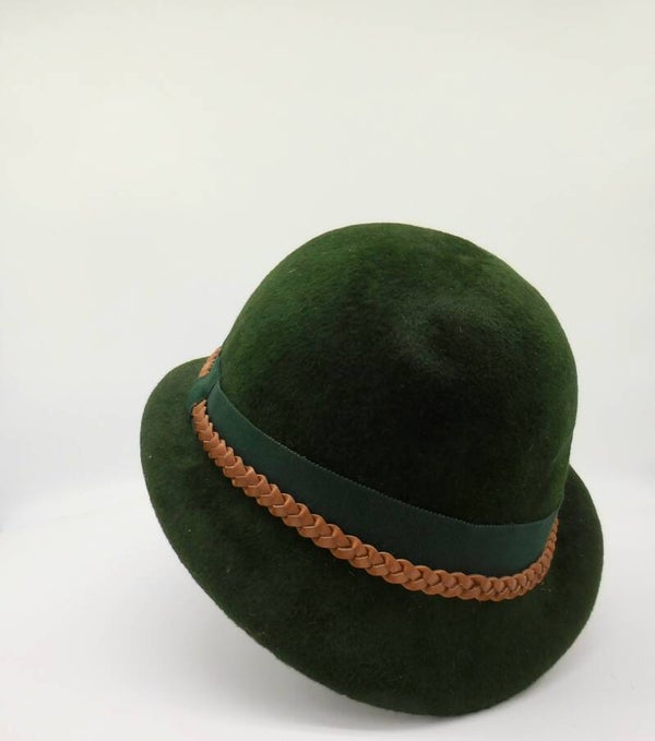 Hoed met asymmetrische rand smal