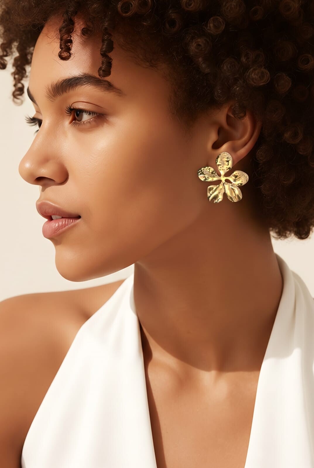 Boucles d'oreilles fleur dorée