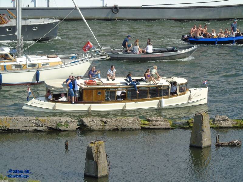 some of the many, along the old pier &#039;Stenenhoofd&#039;