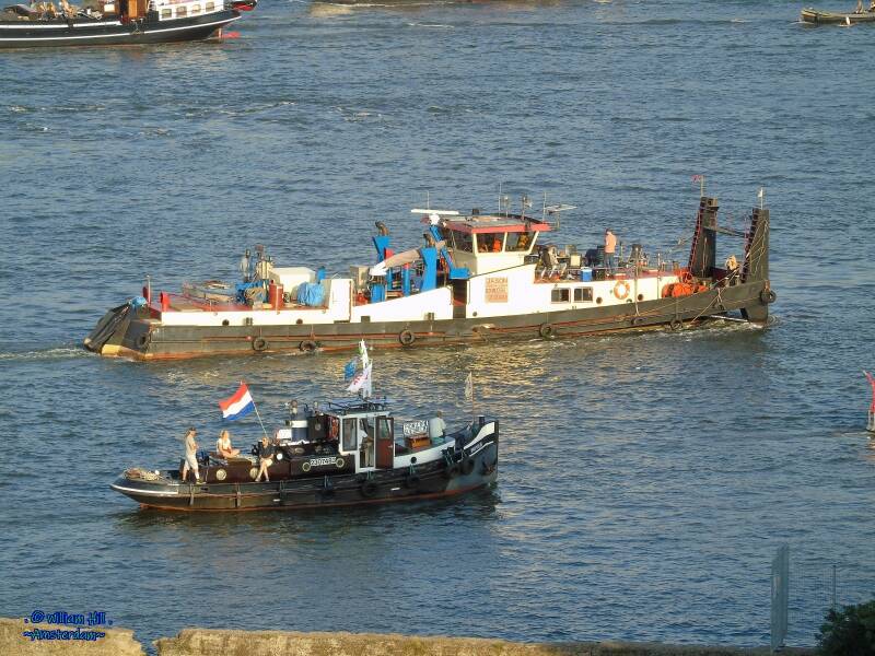 &#039;Pionier&#039; and pushboat &#039;Jason&#039;