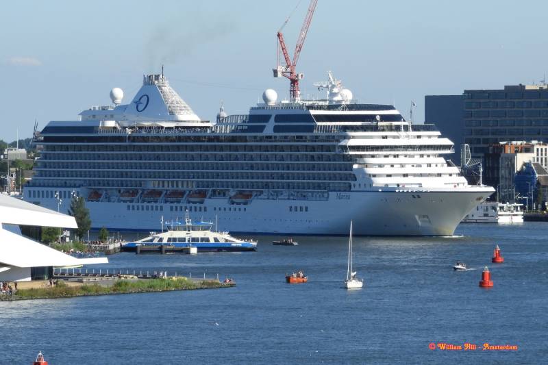 passengership 'Marina' (239x32m)