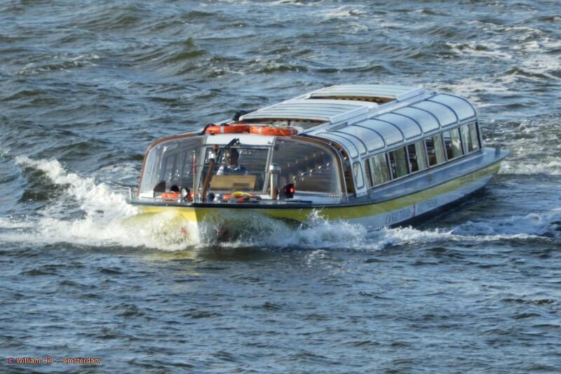 canalboat JOHAN STRAUSS