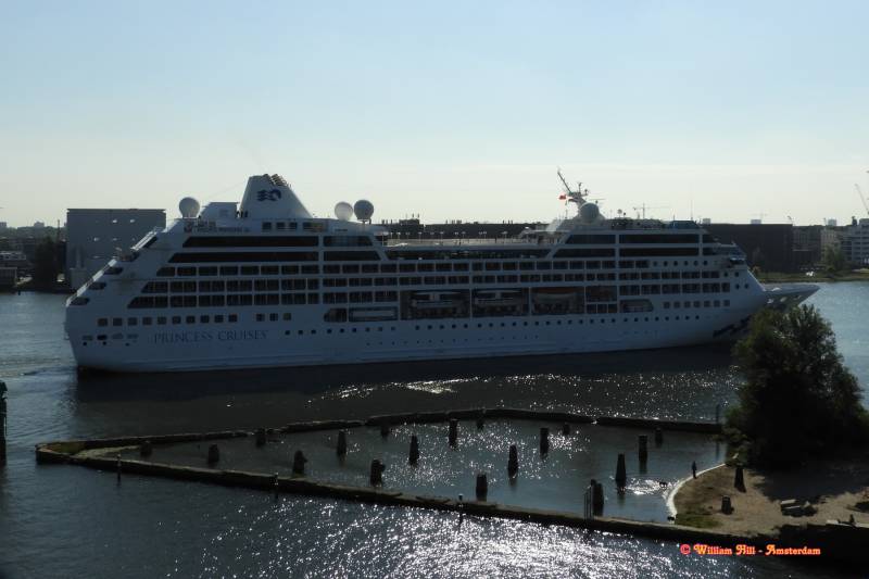  'Pacific Princess' (passing Stenenhoofd