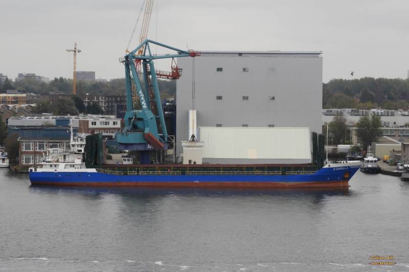 floating crane 'Enterprise' unloading 'C.Capella'