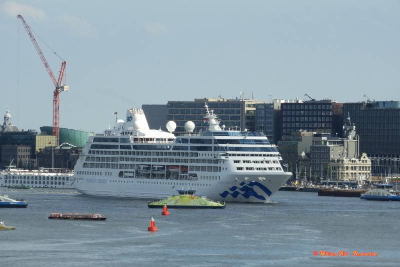 Departure 'Pacific Princess' (181x25m)
