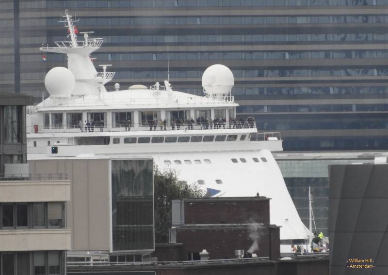 passengership 'Columbus' peeking