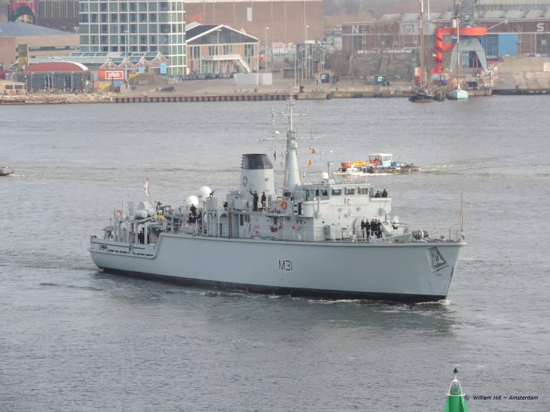 HMS CATTISTOCK  (M31) - England