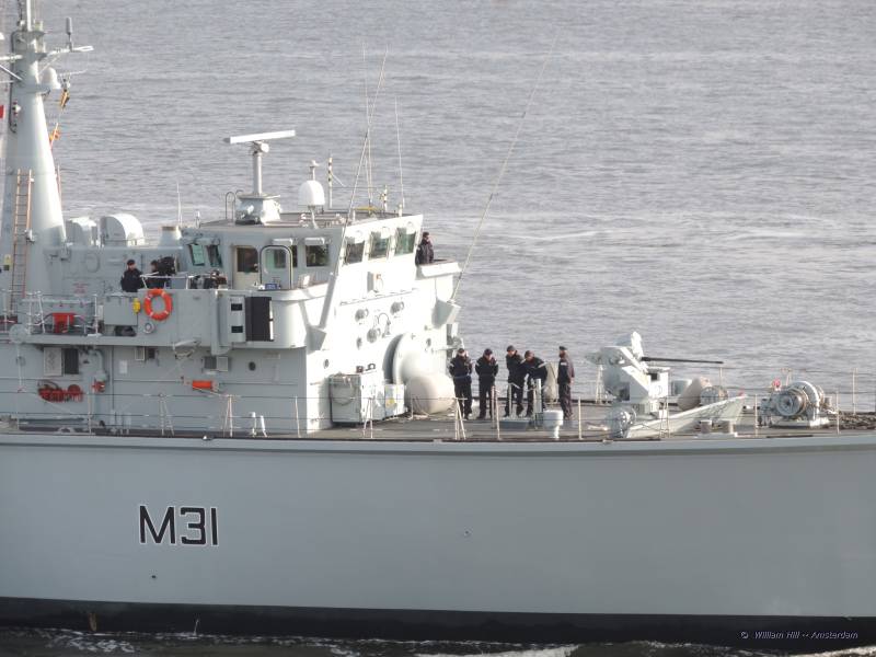 HMS CATTISTOCK  (M31)