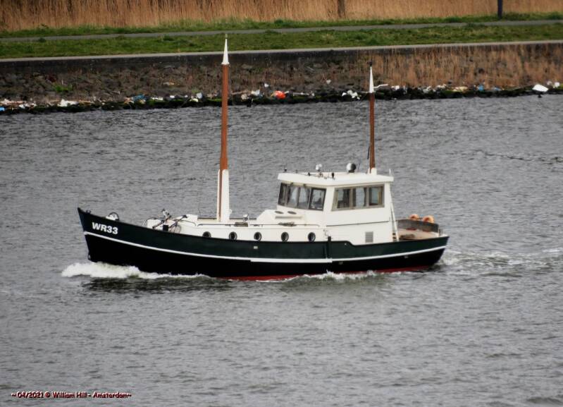 pleasureboat WR33