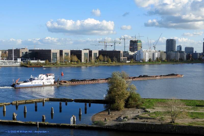 DAAN with barges