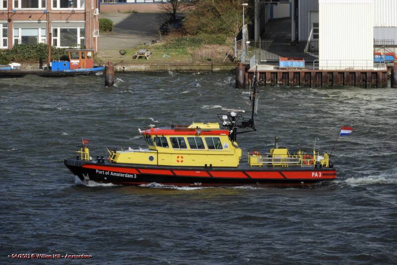 with her shape she is not bothered by the wind