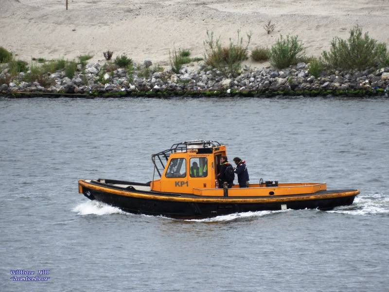 KP1 goes back to their station and takes two pilots with them