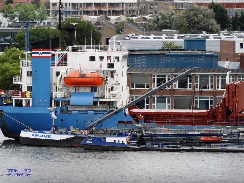 tankers Boris and Ariane along and ready to pump