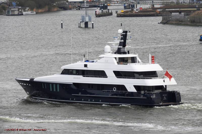 08, yacht BRAVADO