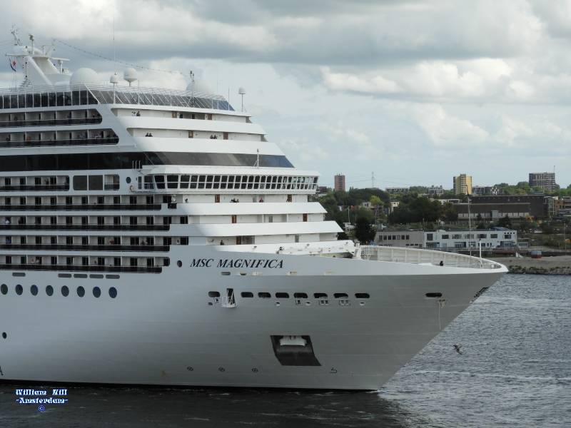 passengership MSC MAGNIFICA (294x32m)