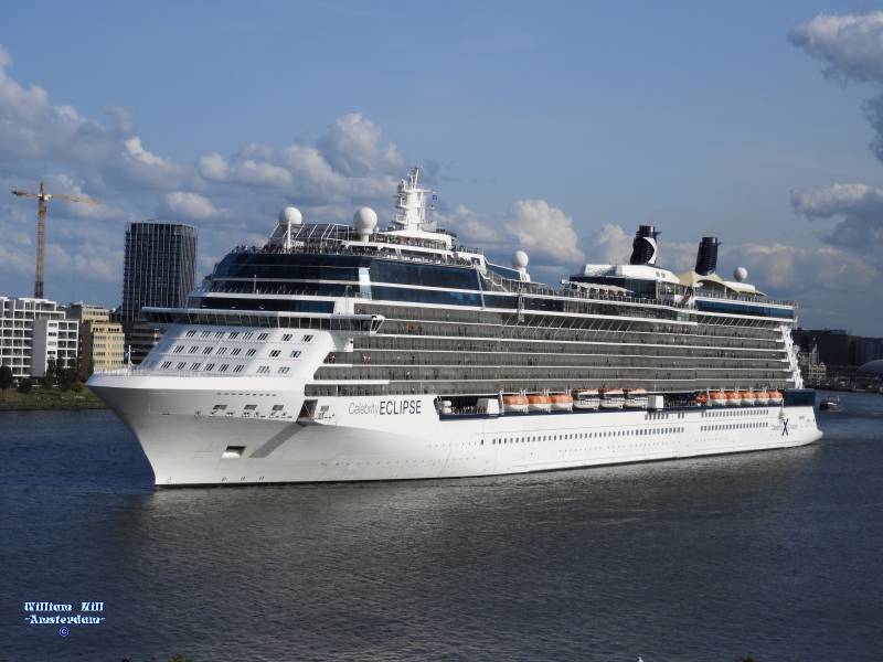 Celebrity Eclipse (318x37m)