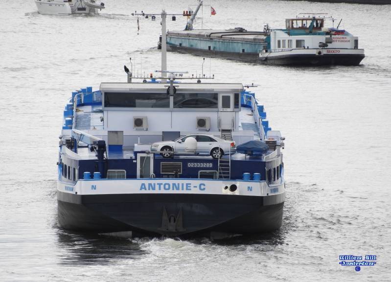 inlandtanker 'ANTONIE C' and cargo 'SEOLTO'