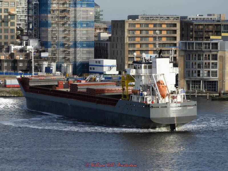 KVITSAND turning all by herself