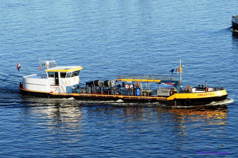 Bunkerboat ZWAANTJE 6