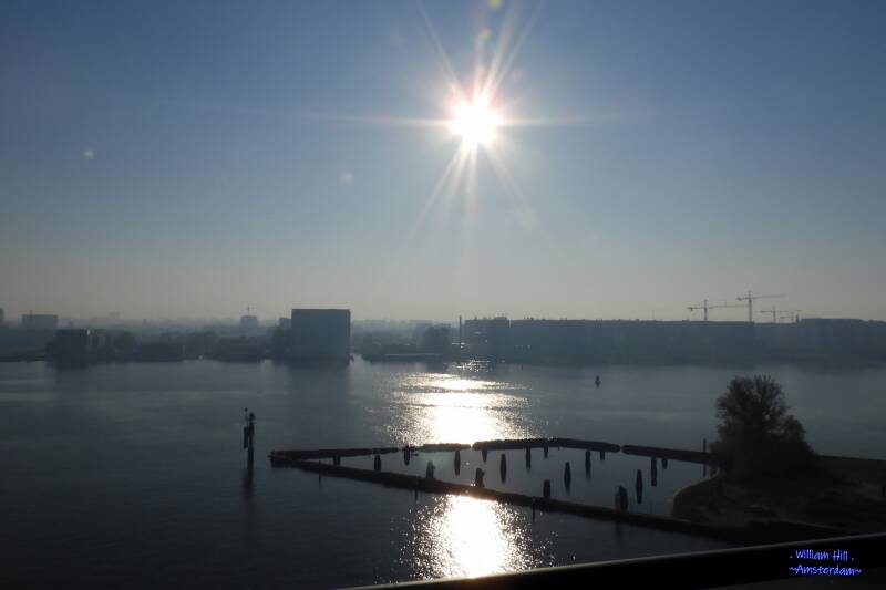 08:33, GOODMORNING AMSTERDAM  (smokey from easter-fires from Germany)