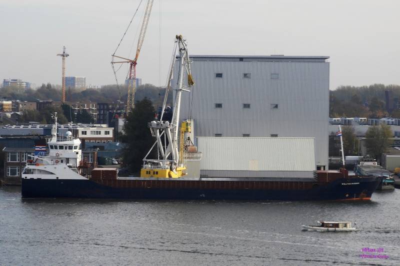 'Wilson Hobro' (90x13m)