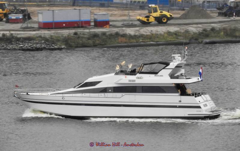 yacht FREEDOM