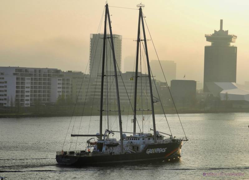 Greenpeace&#039;s RAINBOW WARRIOR underway to shipyard Oranjewerf in Amsterdam
