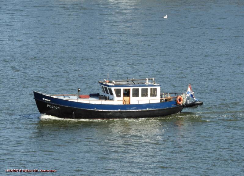 pleasureboat  PILOT-24