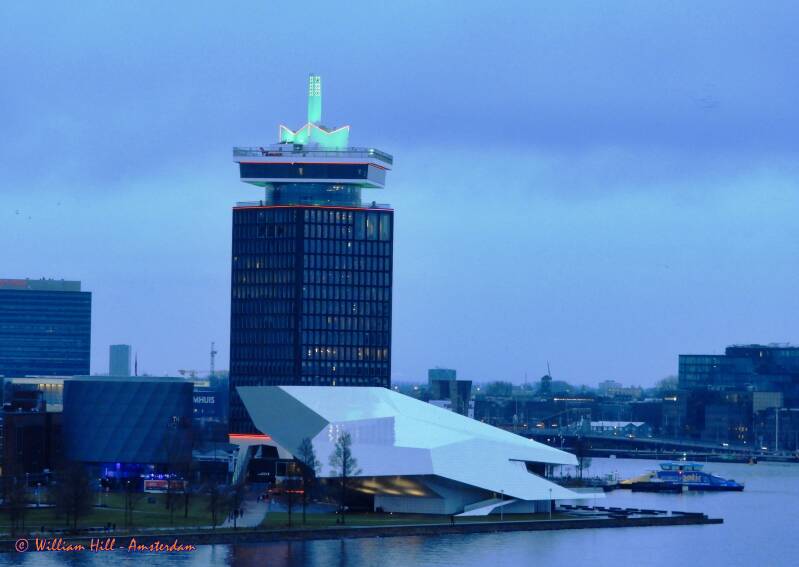 24) Adamtower putting on its Xmas-colors