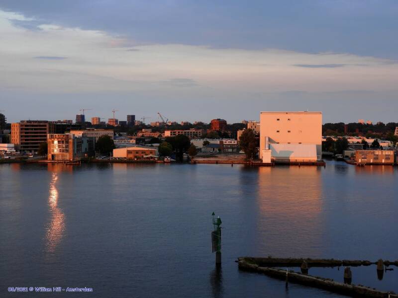 and we End the Day like we started, Reddish