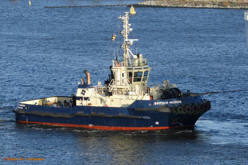 assisting SVITZER MUIDEN
