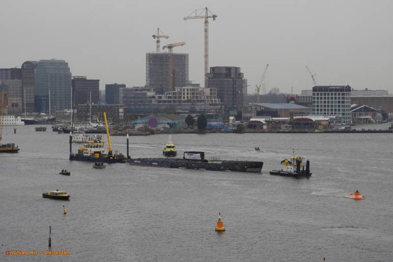 the 4711 Foxtrot, on her last sail to a shipyard