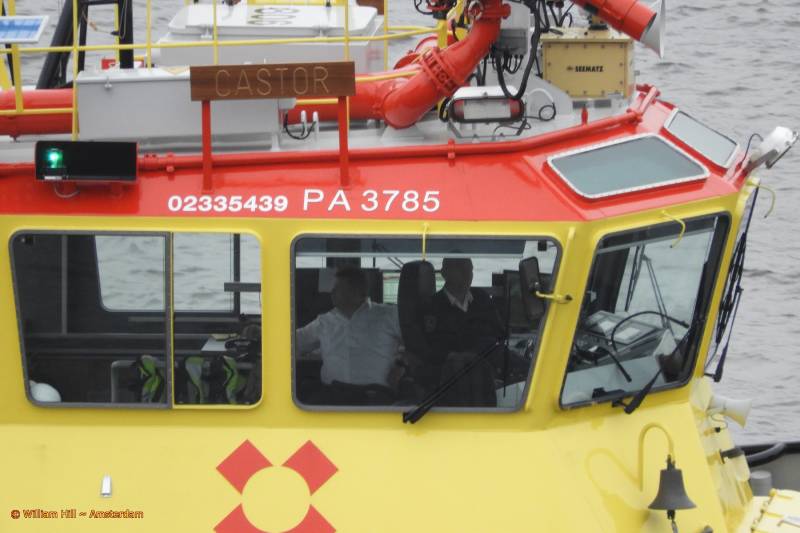 perhaps a little sad, because once again an icon disappears from the port They see their port of Amsterdam in recent years significantly shrink and see the housing increases on spots where once was a living harbor